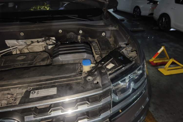 Used Volkswagen Teramont 2019 330TSI Two-Wheel-Drive Luxury Edition China VI Standard Engine Bay Left