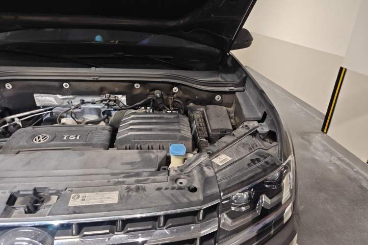 Used Volkswagen Teramont 2019 380TSI Four-Wheel Drive Flagship Model China VI Engine Bay Left