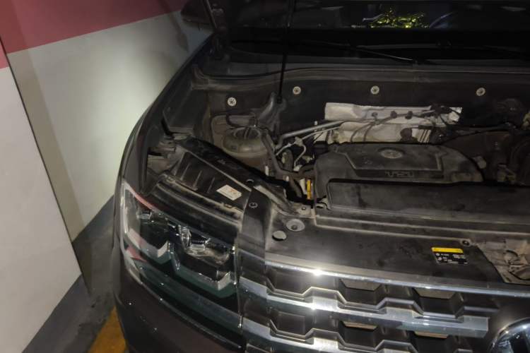 Used Volkswagen Teramont 2019 330TSI Two-Wheel-Drive Luxury Edition China VI Standard Engine Bay Right
