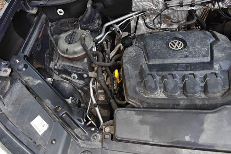 Used Volkswagen Teramont 2019 330TSI Two-Wheel-Drive Luxury Edition China V Standard Engine Bay Right