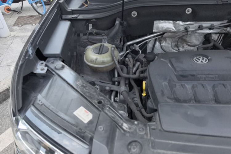 Used Volkswagen Teramont 2019 330TSI Two-Wheel-Drive Luxury Edition China VI Standard Engine Bay Right