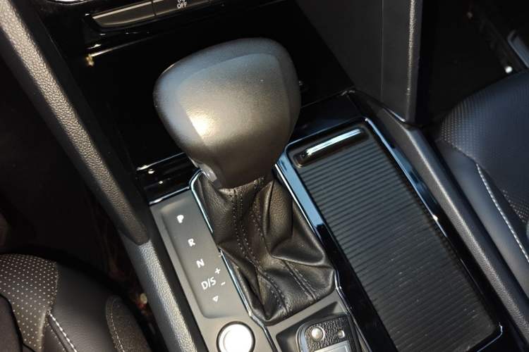 Used Volkswagen Teramont 2019 330TSI Two-Wheel-Drive Luxury Edition China V Standard Gear Lever