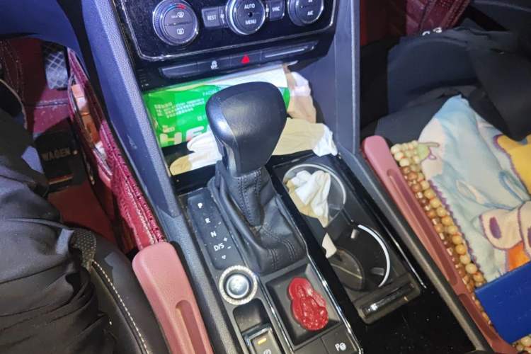 Used Volkswagen Teramont 2019 330TSI Two-Wheel-Drive Luxury Edition China VI Standard Gear Lever