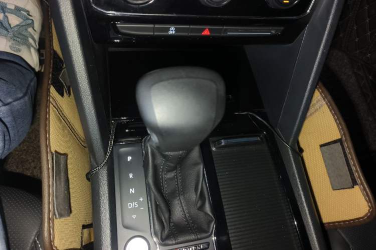 Used Volkswagen Teramont 2019 380TSI Four-Wheel Drive Luxury Version China V Standard Gear Lever