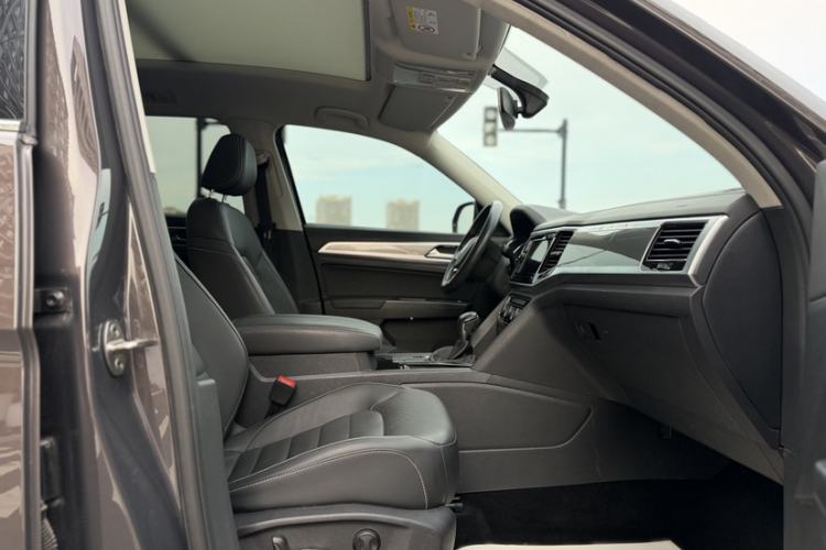 Used Volkswagen Teramont 2019 330TSI Two-Wheel-Drive Luxury Edition China VI Standard Interior 10