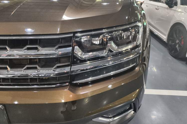Used Volkswagen Teramont 2019 530 V6 Four-Wheel Drive Luxury Edition China V Standard Left Front Headlight