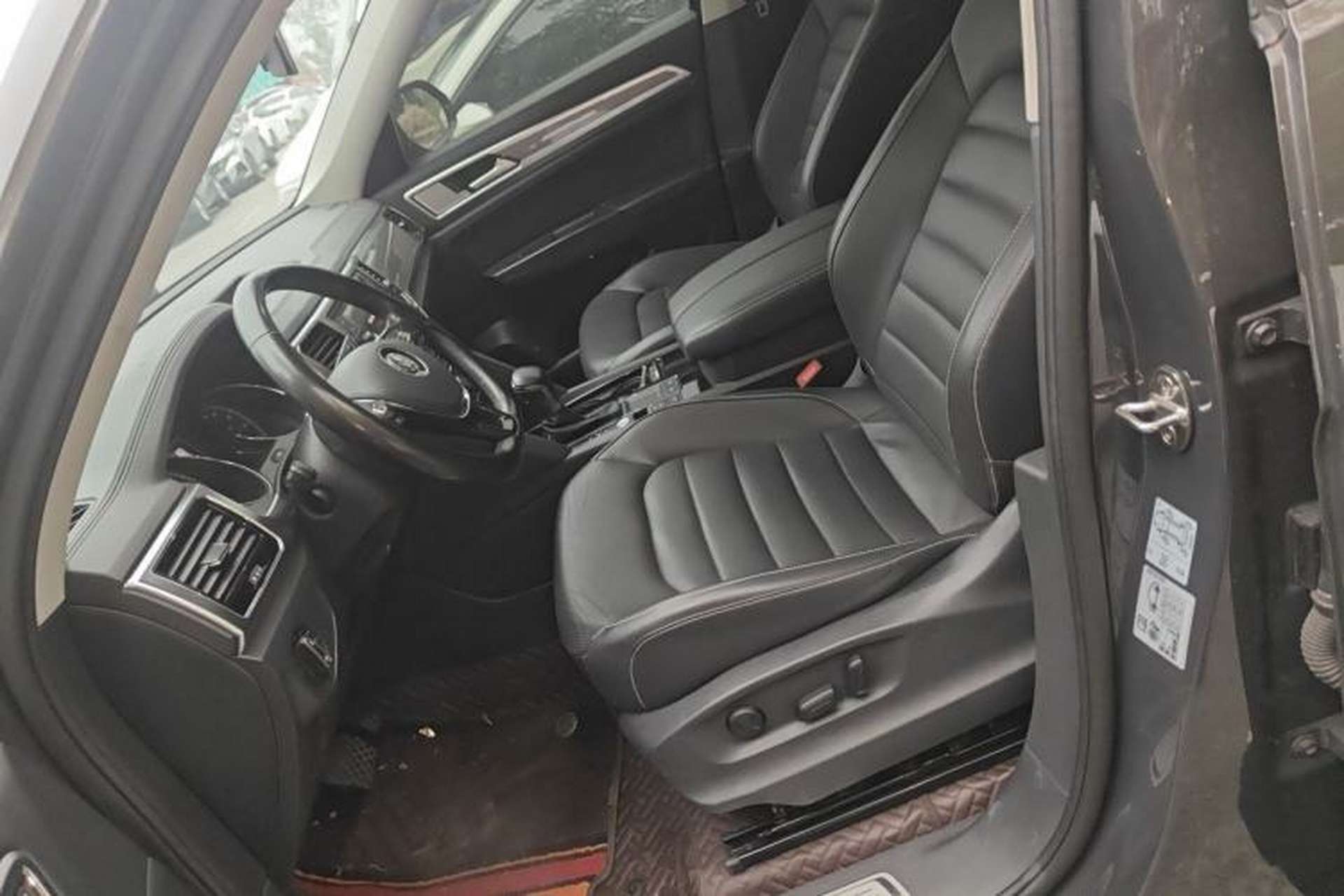 Used Volkswagen Teramont 2019 330TSI Two-Wheel-Drive Luxury Edition China VI Standard Left Front Seat