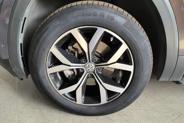 Used Volkswagen Teramont 2019 380TSI Four-Wheel Drive Luxury Version China VI Standard Left Front Wheel Hub