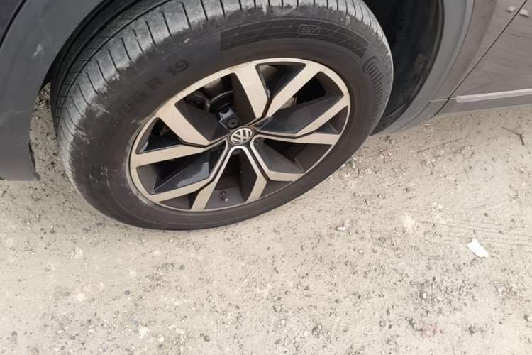 Used Volkswagen Teramont 2019 330TSI Two-Wheel-Drive Luxury Edition China VI Standard Left Front Wheel Hub