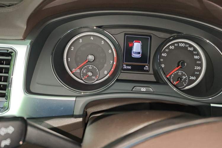 Used Volkswagen Teramont 2019 330TSI Two-Wheel-Drive Luxury Edition China VI Standard Odometer Close Up