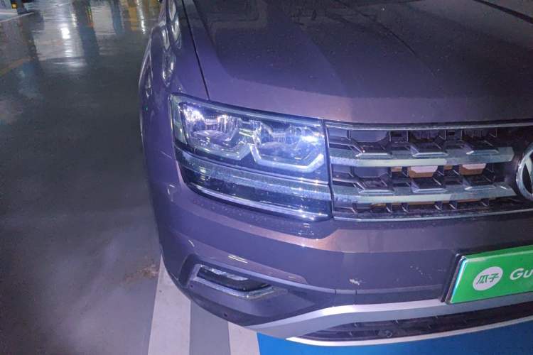 Used Volkswagen Teramont 2019 330TSI Two-Wheel-Drive Luxury Edition China VI Standard Right Front Headlight