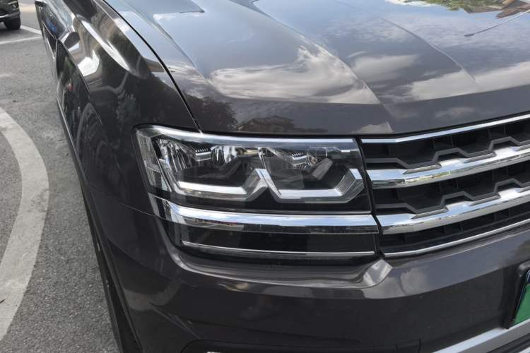 Used Volkswagen Teramont 2019 330TSI Two-Wheel-Drive Luxury Edition China VI Standard Right Front Headlight