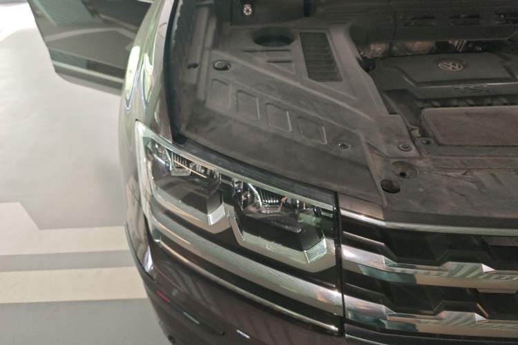 Used Volkswagen Teramont 2019 330TSI Two-Wheel-Drive Luxury Edition China VI Standard Right Front Headlight