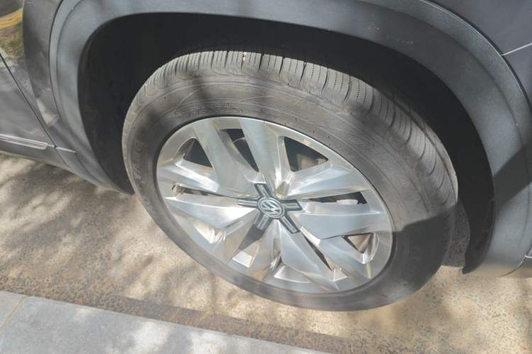 Used Volkswagen Teramont 2019 380TSI Four-Wheel Drive Flagship Model China V Standard Right Front Wheel Hub
