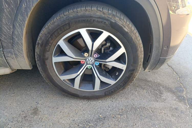 Used Volkswagen Teramont 2019 380TSI Four-Wheel Drive Luxury Version China V Standard Right Front Wheel Hub