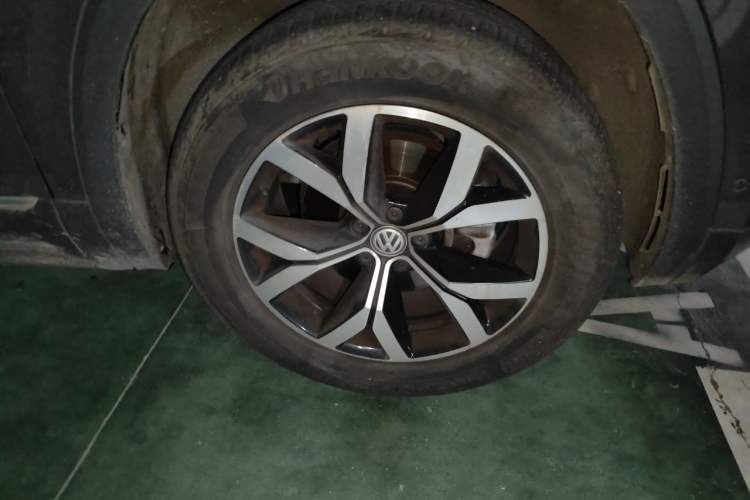 Used Volkswagen Teramont 2019 380TSI Four-Wheel Drive Luxury Version China VI Standard Right Front Wheel Hub