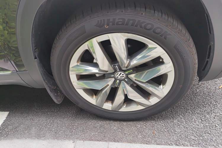 Used Volkswagen Teramont 2019 530 V6 Four-Wheel Drive Flagship Version China V Standard Right Front Wheel Hub