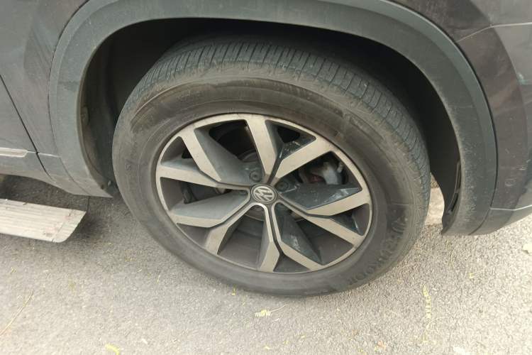 Used Volkswagen Teramont 2019 380TSI Four-Wheel Drive Luxury Version China VI Standard Right Front Wheel Hub