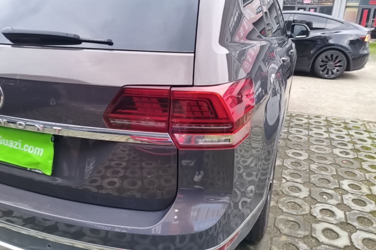 Used Volkswagen Teramont 2019 380TSI Four-Wheel Drive Luxury Version China V Standard Right Rear Taillight