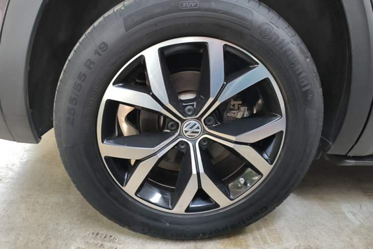 Used Volkswagen Teramont 2019 380TSI Four-Wheel Drive Luxury Version China VI Standard Right Rear Wheel Hub