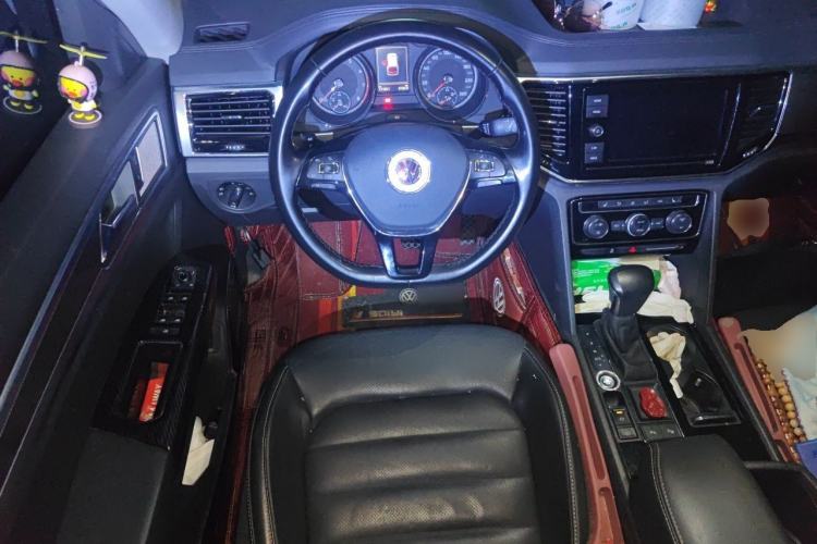 Used Volkswagen Teramont 2019 330TSI Two-Wheel-Drive Luxury Edition China VI Standard Steering Wheel