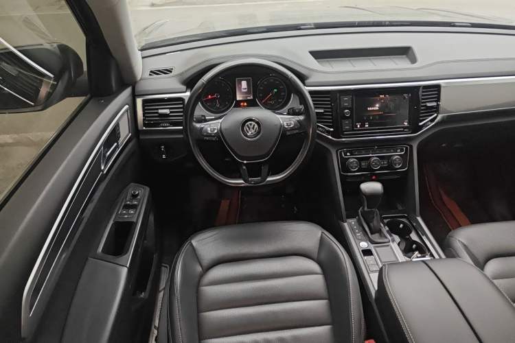 Used Volkswagen Teramont 2019 330TSI Two-Wheel-Drive Luxury Edition China VI Standard Steering Wheel