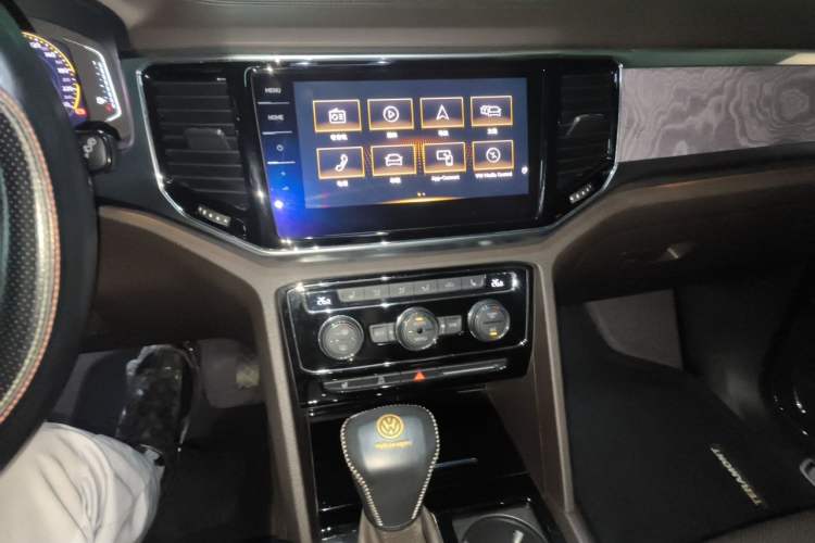 Used Volkswagen Teramont 2019 530 V6 Four-Wheel Drive Prestige Flagship Edition China V Standard Audio And AC Panel