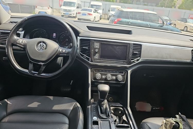 Used Volkswagen Teramont 2019 330TSI Two-Wheel-Drive Luxury Edition China VI Standard Center Console