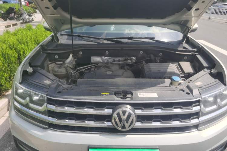 Used Volkswagen Teramont 2019 330TSI Two-Wheel-Drive Luxury Edition China VI Standard Engine Bay