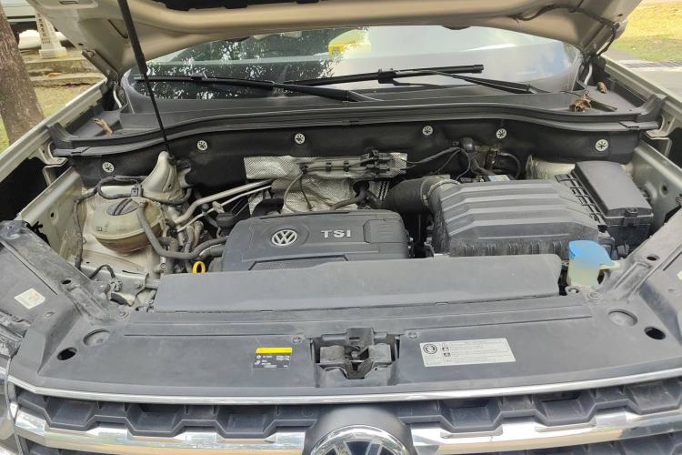 Used Volkswagen Teramont 2019 380TSI Four-Wheel Drive Luxury Version China VI Standard Engine Bay