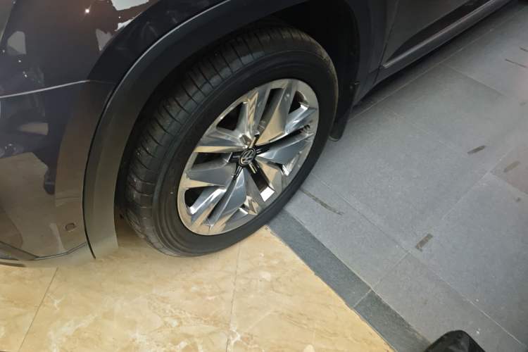 Used Volkswagen Teramont 2019 530 V6 Four-Wheel Drive Flagship Model China VI Standard Left Front Wheel Hub
