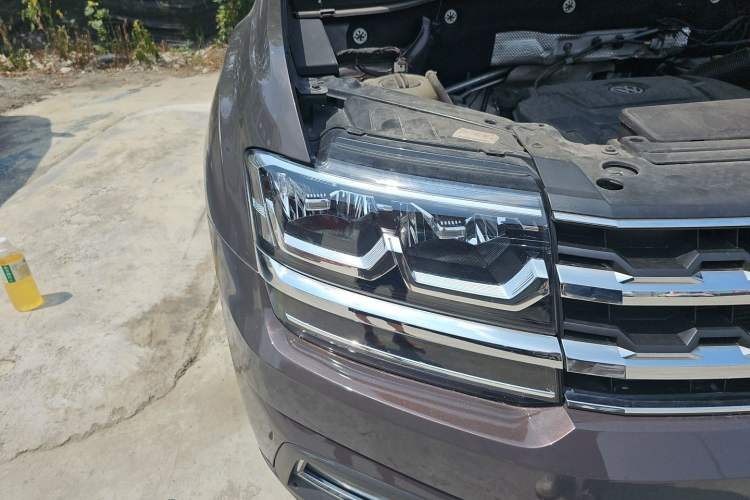 Used Volkswagen Teramont 2019 330TSI Two-Wheel-Drive Luxury Edition China VI Standard Right Front Headlight