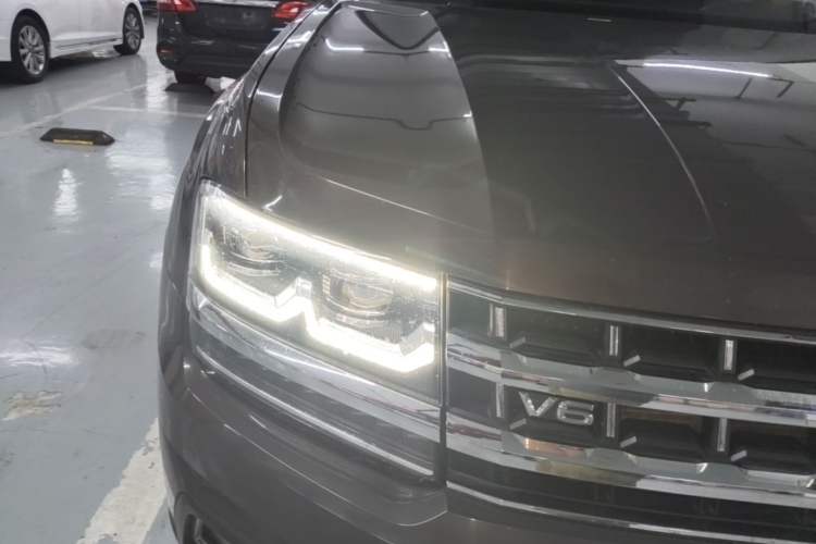 Used Volkswagen Teramont 2019 530 V6 Four-Wheel Drive Prestige Flagship Edition China V Standard Right Front Headlight