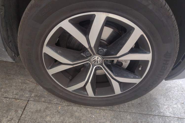 Used Volkswagen Teramont 2019 380TSI Four-Wheel Drive Luxury Version China VI Standard Right Front Wheel Hub
