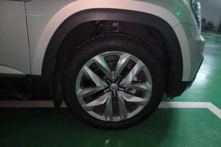 Used Volkswagen Teramont 2019 530 V6 Four-Wheel Drive Prestige Flagship Edition China V Standard Right Front Wheel Hub