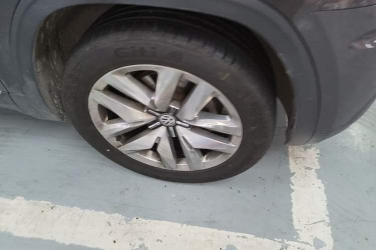 Used Volkswagen Teramont 2019 530 V6 Four-Wheel Drive Prestige Flagship Edition China V Standard Right Front Wheel Hub