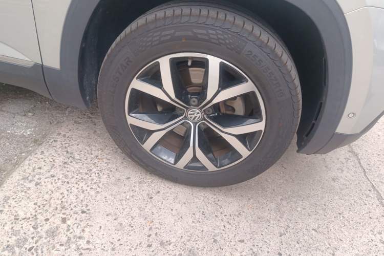 Used Volkswagen Teramont 2019 380TSI Four-Wheel Drive Luxury Version China VI Standard Right Front Wheel Hub