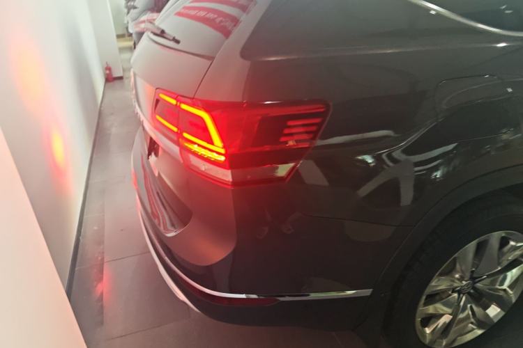 Used Volkswagen Teramont 2019 530 V6 Four-Wheel Drive Flagship Model China VI Standard Right Rear Taillight