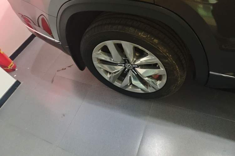 Used Volkswagen Teramont 2019 530 V6 Four-Wheel Drive Flagship Model China VI Standard Right Rear Wheel Hub