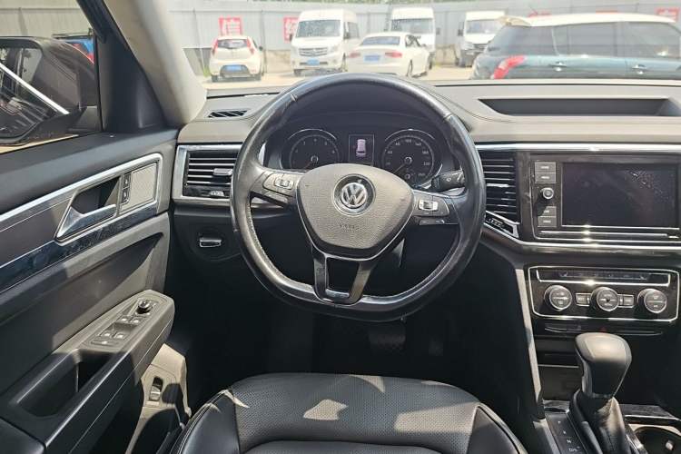 Used Volkswagen Teramont 2019 330TSI Two-Wheel-Drive Luxury Edition China VI Standard Steering Wheel
