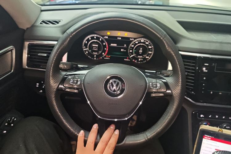 Used Volkswagen Teramont 2019 530 V6 Four-Wheel Drive Flagship Model China VI Standard Steering Wheel