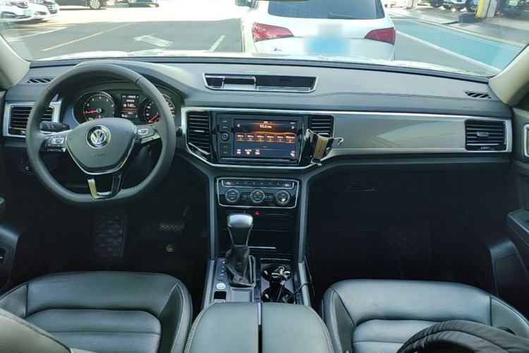 Used Volkswagen Teramont 2019 330TSI Two-Wheel-Drive Luxury Edition China VI Standard Center Console