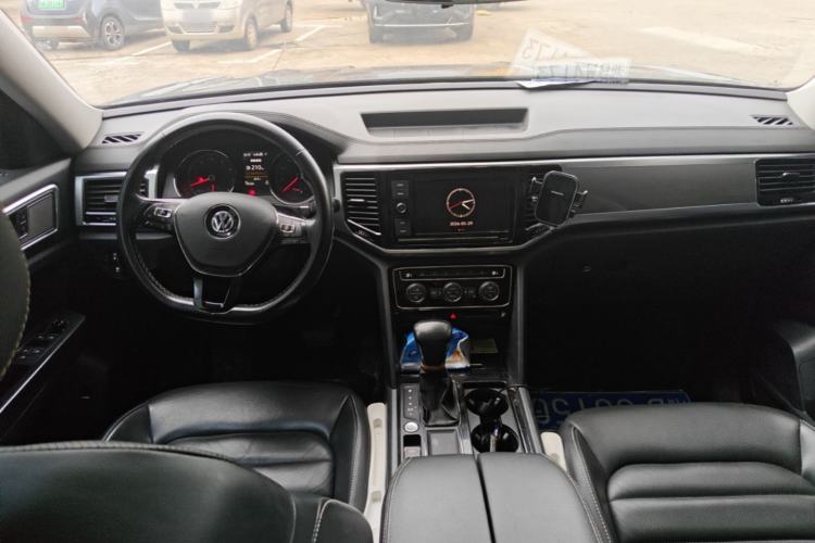 Used Volkswagen Teramont 2019 330TSI Two-Wheel-Drive Luxury Edition China V Standard Center Console