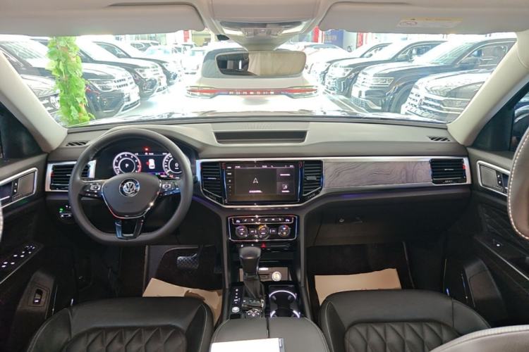 Used Volkswagen Teramont 2019 380TSI Four-Wheel Drive Flagship Model China VI Center Console