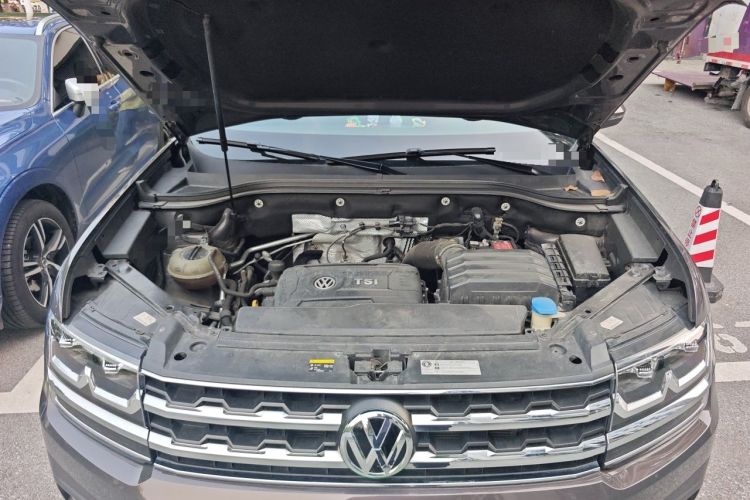 Used Volkswagen Teramont 2019 380TSI Four-Wheel Drive Luxury Version China VI Standard Engine Bay