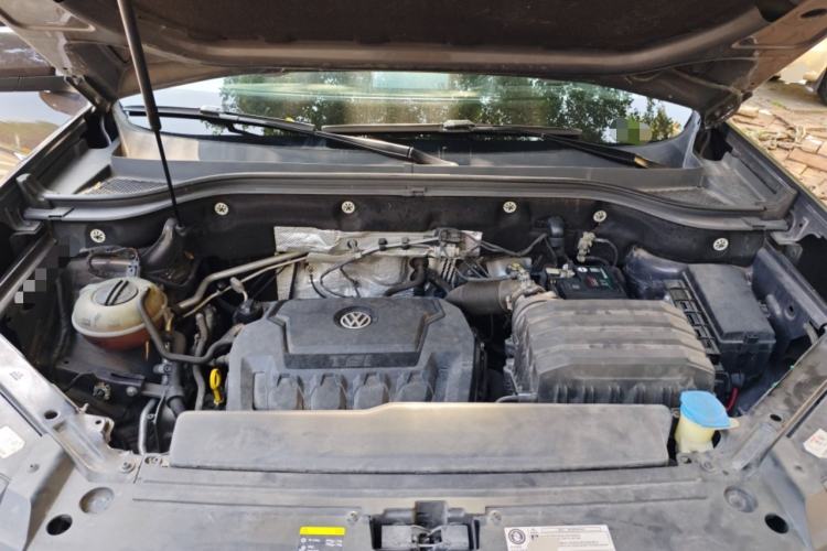 Used Volkswagen Teramont 2019 330TSI Two-Wheel-Drive Luxury Edition China VI Standard Engine Bay