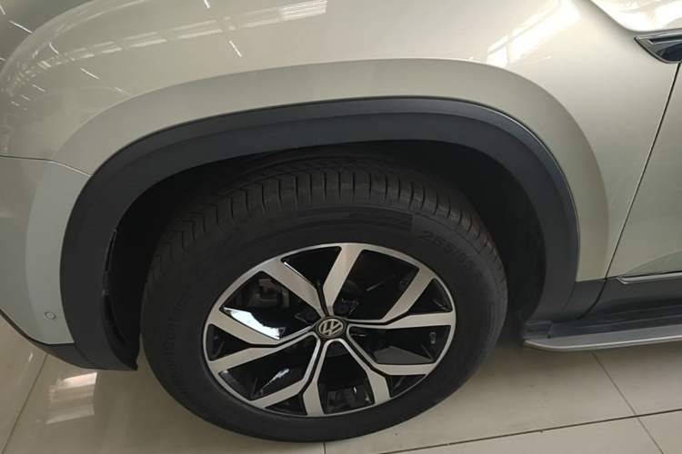 Used Volkswagen Teramont 2019 330TSI Two-Wheel-Drive Luxury Edition China VI Standard Exterior 4