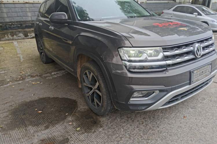 Used Volkswagen Teramont 2019 330TSI Two-Wheel-Drive Luxury Edition China V Standard Front Right 45 Deg