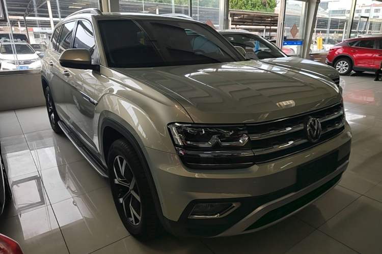 Used Volkswagen Teramont 2019 330TSI Two-Wheel-Drive Luxury Edition China VI Standard Front Right 45 Deg