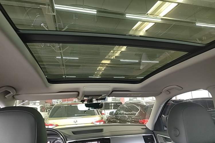 Used Volkswagen Teramont 2019 330TSI Two-Wheel-Drive Luxury Edition China VI Standard Headliner